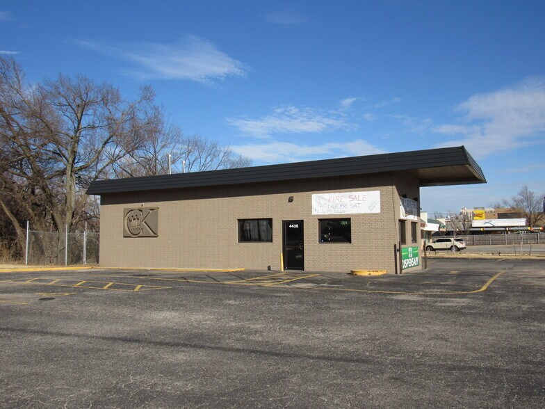 More Photos Of 4435 NW 63rd St, Oklahoma City General Retail For Sale