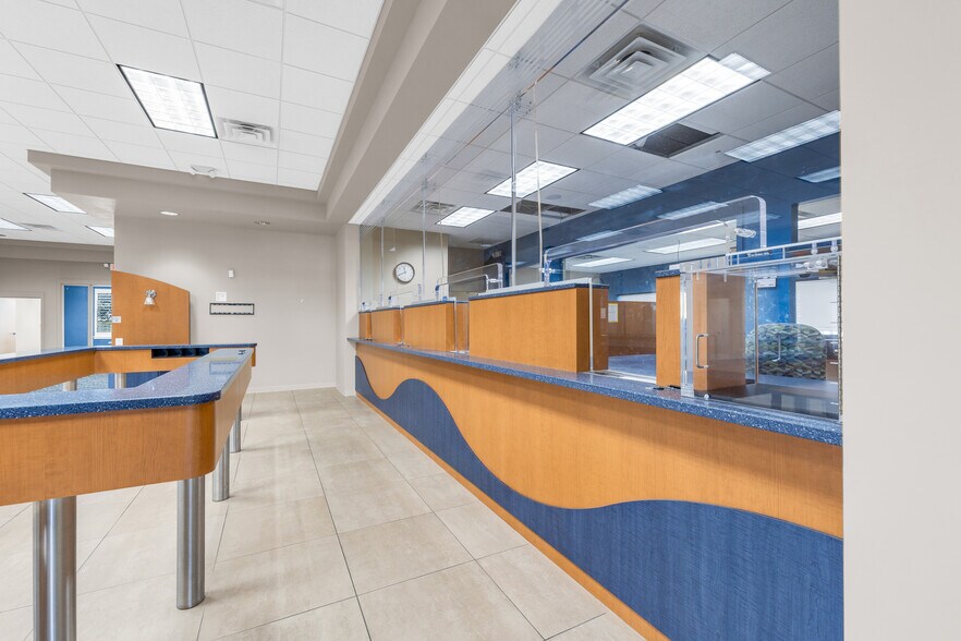 More Photos Of 1504 S Ridgewood Ave, Edgewater Bank For Sale