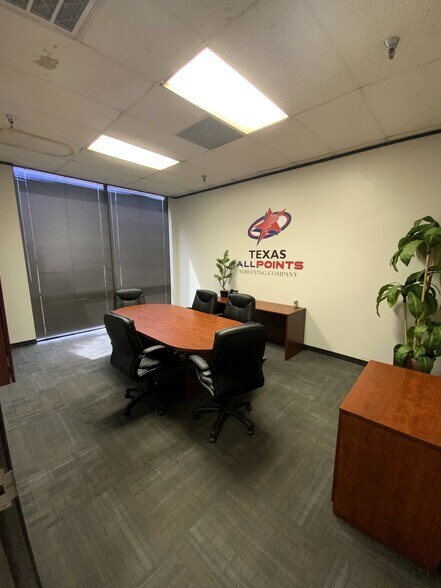 More Photos Of 8606 Wall St, Austin Distribution For Lease