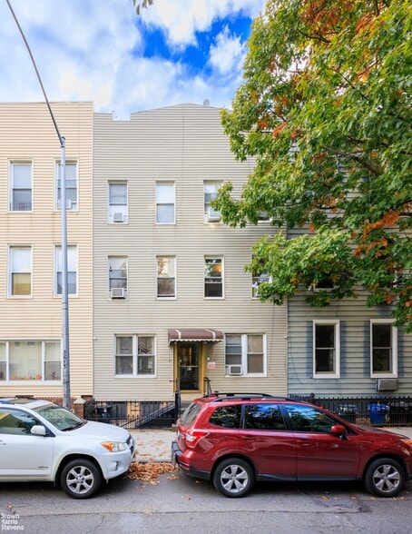 More Photos Of 97 Newell St, Brooklyn Apartments For Sale