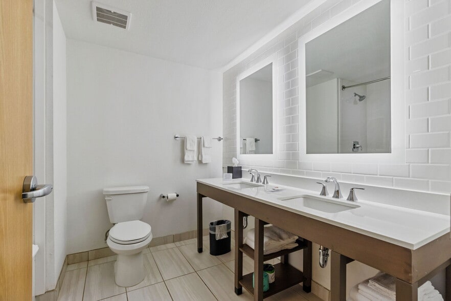 More Photos Of 17701 Panama City Beach Pky, Panama City Beach Hotel For Sale