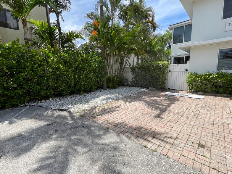 More Photos Of 217 Peruvian Ave, Palm Beach Office Residential For Lease