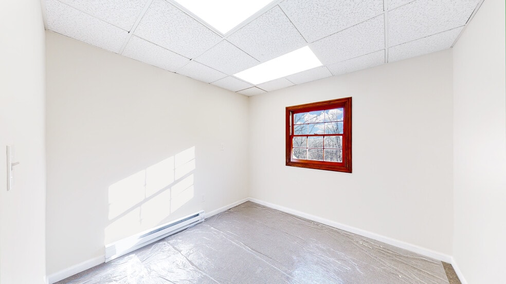 More Photos Of 220 Silver Lake Rd, Dingmans Ferry Office For Sale