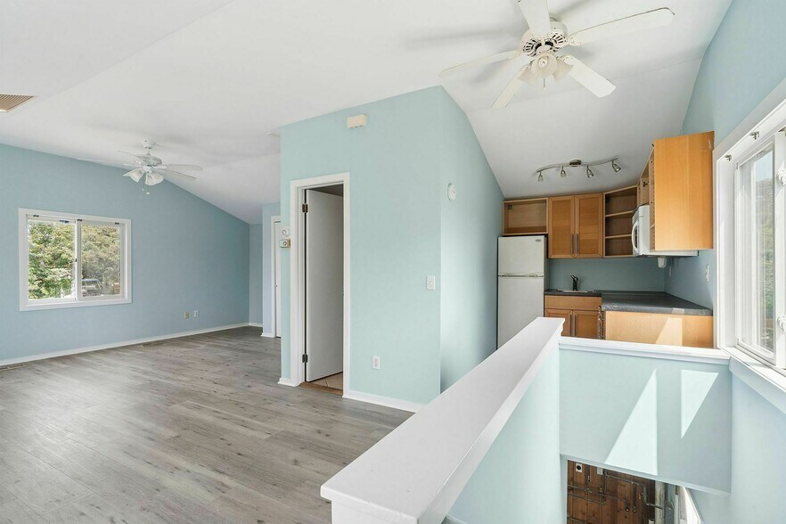 More Photos Of 35 Gardners Ln, Hampton Bays Apartments For Sale