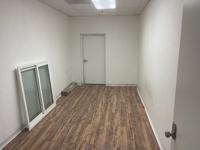 More Photos Of 20 N East St, Woodland Industrial For Lease