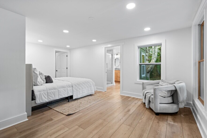 More Photos Of 122 Highlands View Rd, Highlands Specialty For Sale