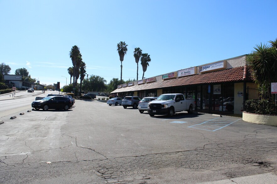 More Photos Of 305-321 N Ash St, Escondido Storefront For Lease