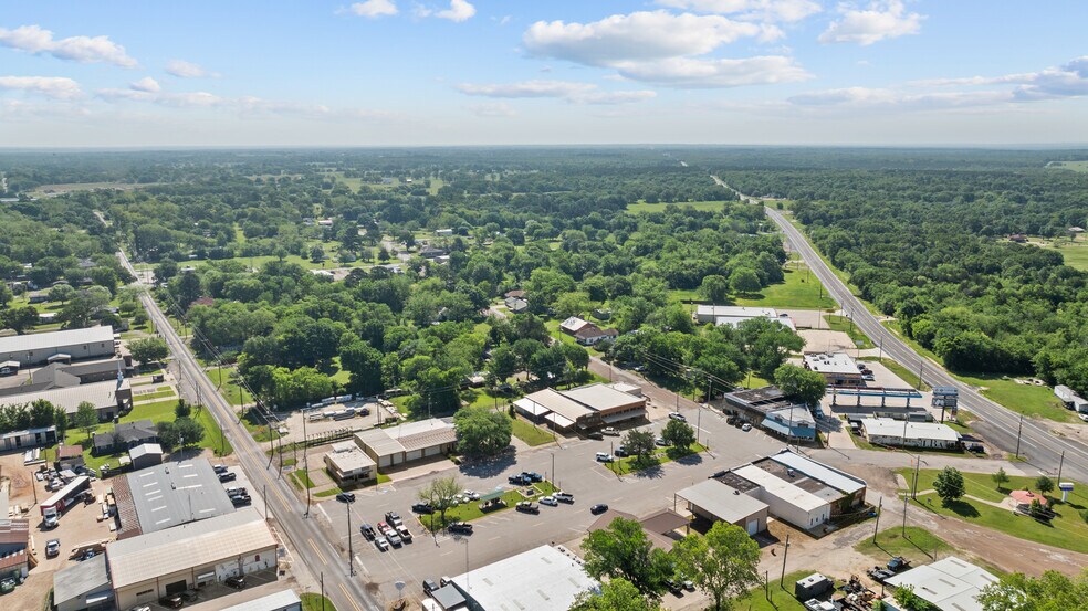 More Photos Of 189 Broadway St, Alba Storefront Retail Office For Sale