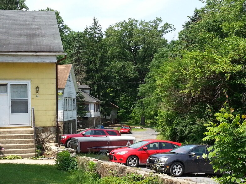 More Photos Of 71 Dreamland Park Dr, Fleetwood Apartments For Sale