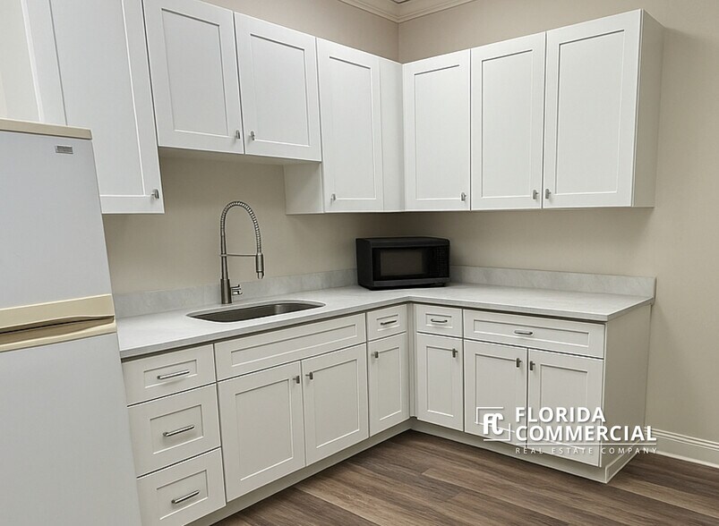 More Photos Of 2300 SE Monterey Rd, Stuart Office For Sale