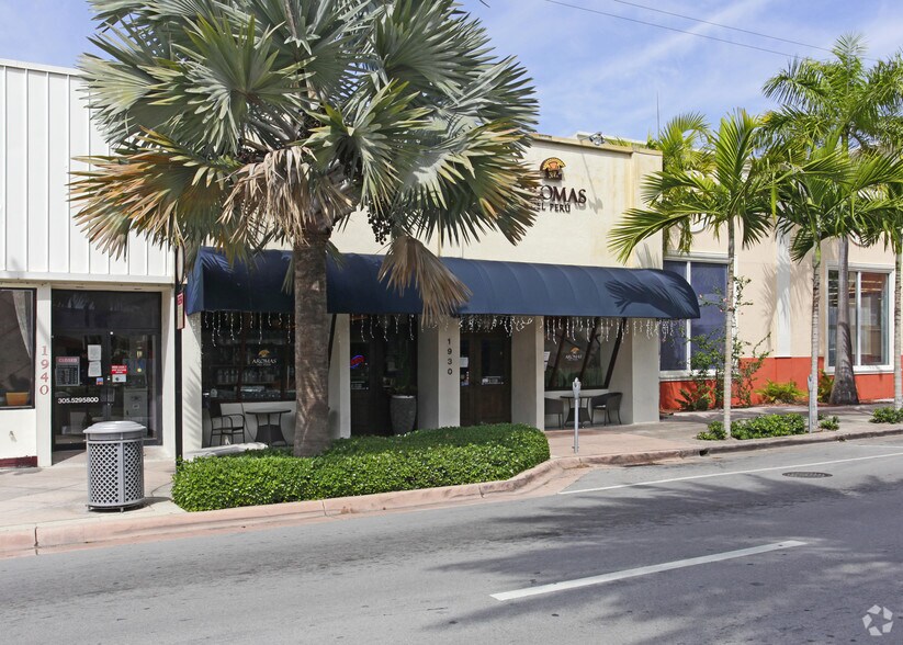 Primary Photo Of 211-221 Navarre Ave, Coral Gables Restaurant For Lease