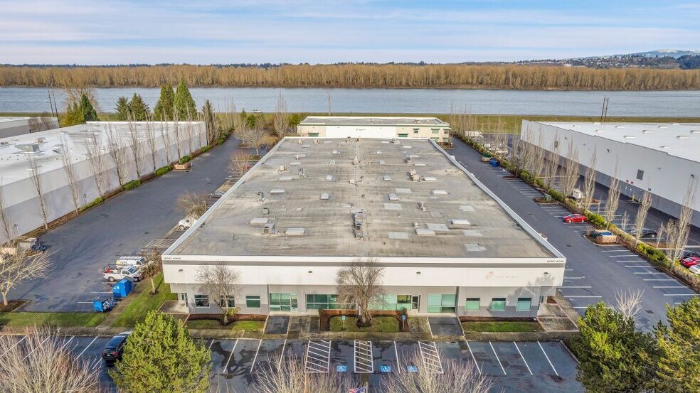 More Photos Of 16353 NE Cameron Blvd, Portland Warehouse For Lease