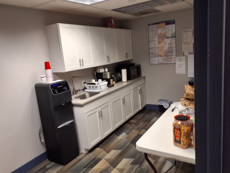 More Photos Of 40 Main St, Toms River Medical For Lease