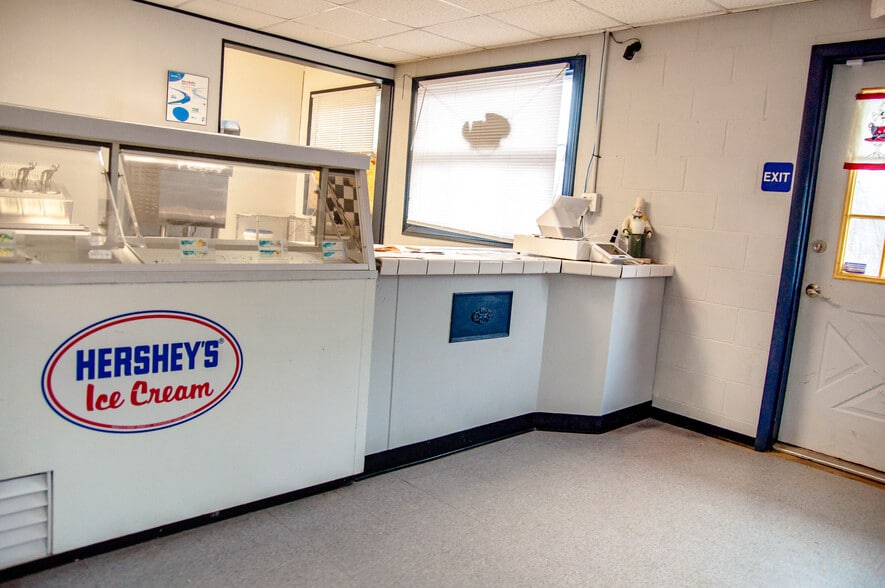 More Photos Of 2003 Oneida Valley Rd, Karns City Restaurant For Sale