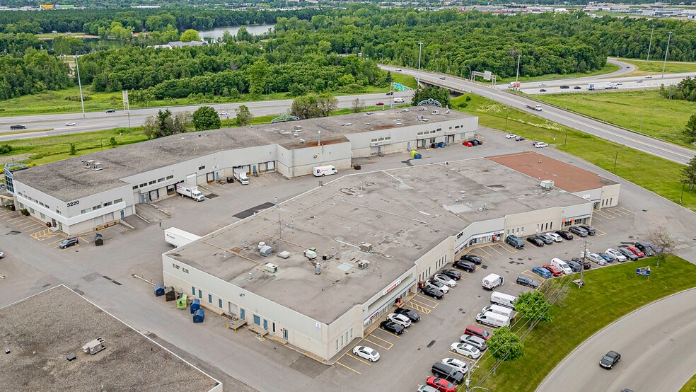Primary Photo Of 3200 Av Watt, Québec General Retail For Lease