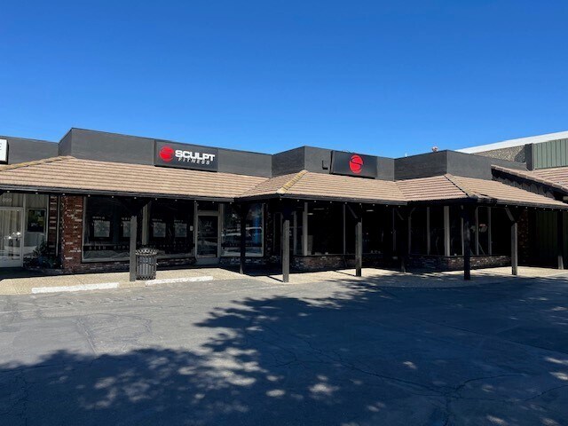 More Photos Of 839-921 W Roseburg Ave, Modesto General Retail For Lease