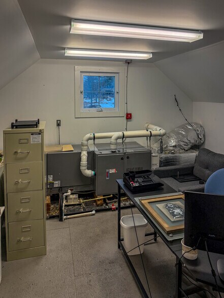 More Photos Of 150 Chelsea Harbor Dr, Norwich Restaurant For Lease