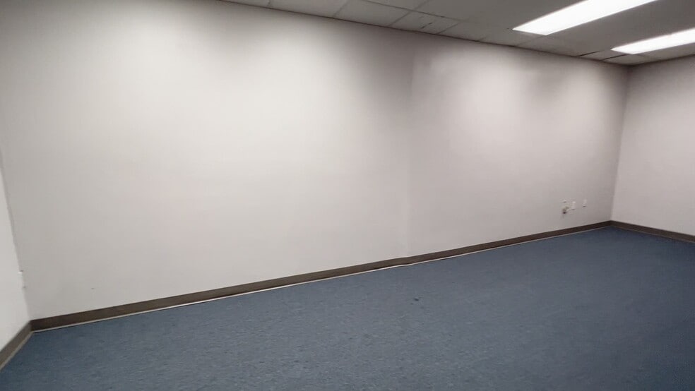 Primary Photo Of 3706 Crondall Ln, Owings Mills Flex For Lease