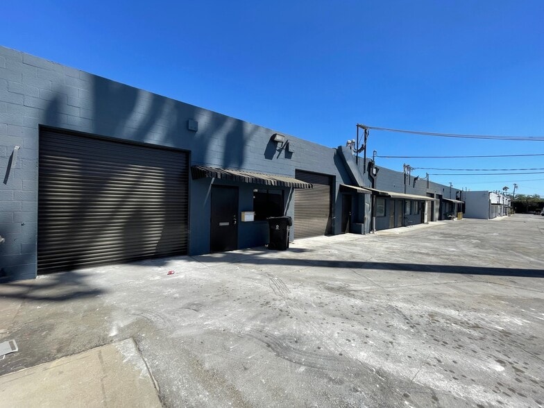 More Photos Of 10835-10845 Vanowen St, North Hollywood Warehouse For Lease