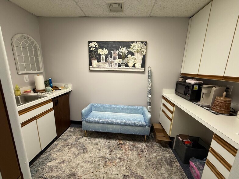 More Photos Of 800 Main St, Hellertown Office For Lease