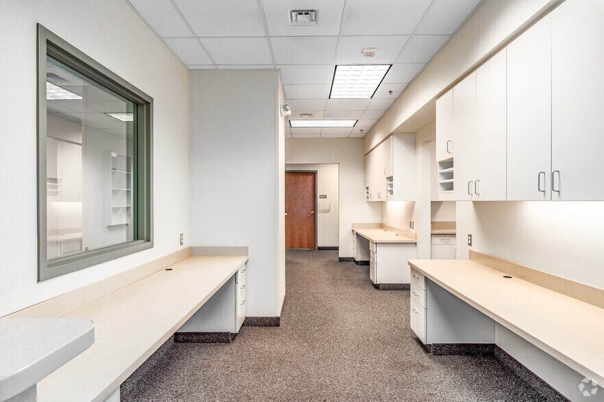 More Photos Of 13424 Pennsylvania Ave, Hagerstown Office For Lease