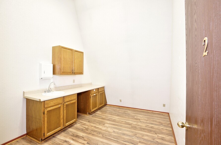 More Photos Of 404 W Main St, Payson Medical For Sale