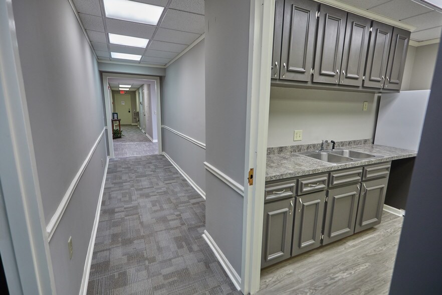 More Photos Of 18 9th St, Columbus Office For Lease