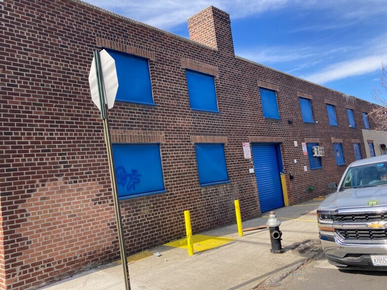 More Photos Of 529 Cozine St, Brooklyn Warehouse For Lease