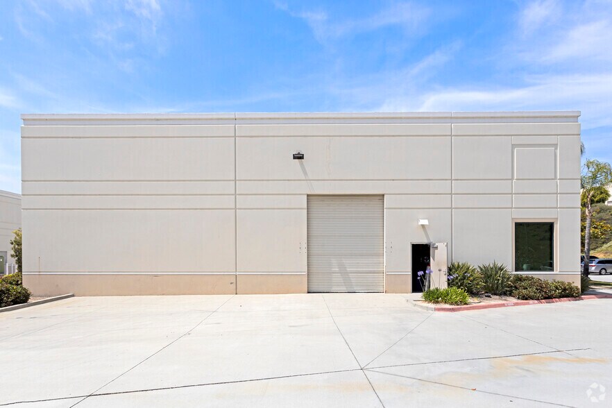 More Photos Of 1300 Specialty Dr, Vista Unknown For Lease