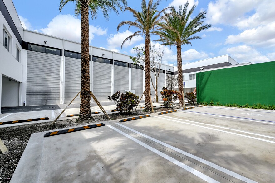 More Photos Of 221 NE 67th St, Miami Warehouse For Sale