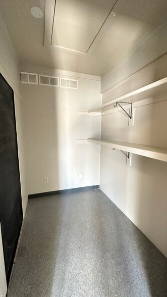 More Photos Of 4119 W FM 2147, Cottonwood Shores Storefront Retail Office For Lease