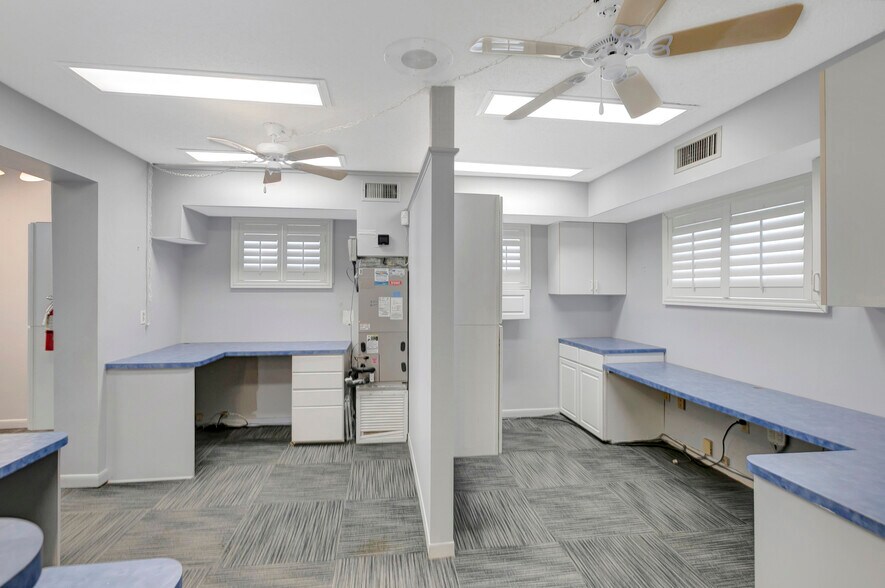 More Photos Of 1511 Indian Rocks Rd S, Largo Medical For Lease