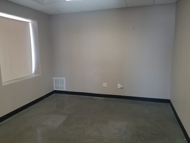 More Photos Of 3370 US-412 Hwy, Siloam Springs Freestanding For Lease