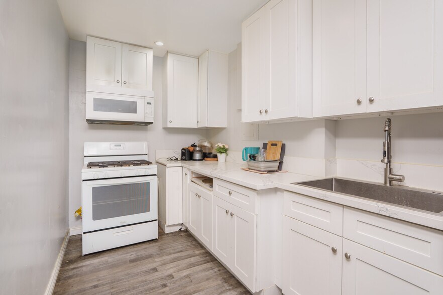 More Photos Of 406 S St Andrews Pl, Los Angeles Apartments For Sale