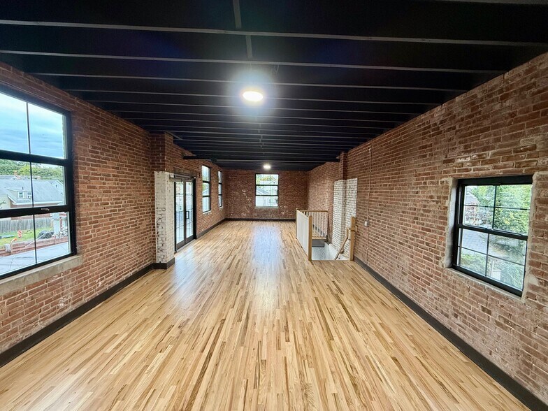 More Photos Of 115 Belden St, New Britain Office For Lease