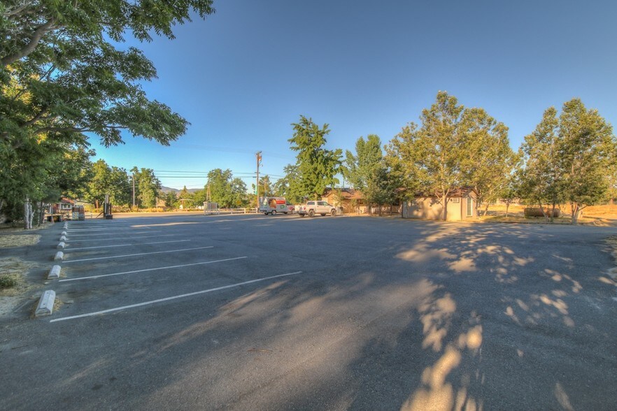 More Photos Of 56460 US Highway 371, Anza Office For Sale