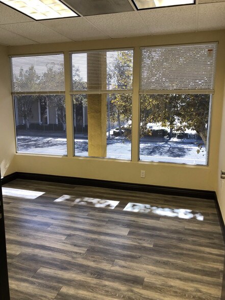 More Photos Of 1415 E 17th St, Santa Ana Office For Lease