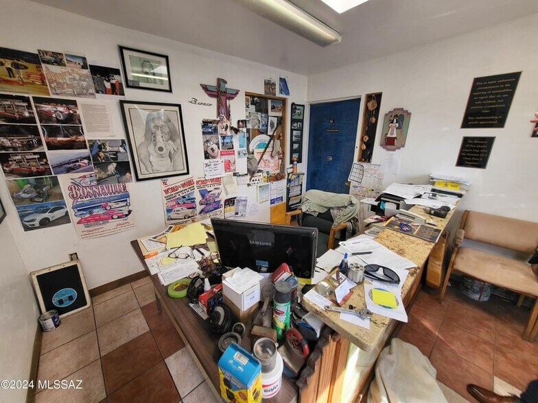 More Photos Of 1750 W Roger Rd, Tucson Auto Repair For Sale