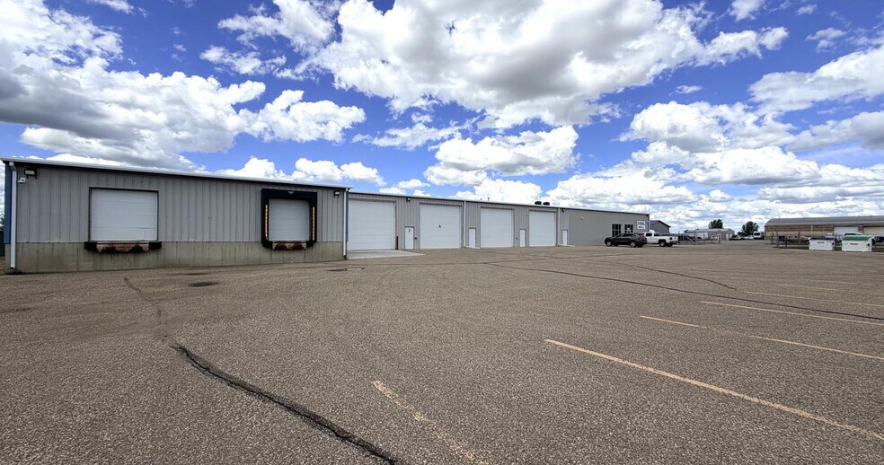 More Photos Of 4314 Centurion Dr, Bismarck Warehouse For Sale