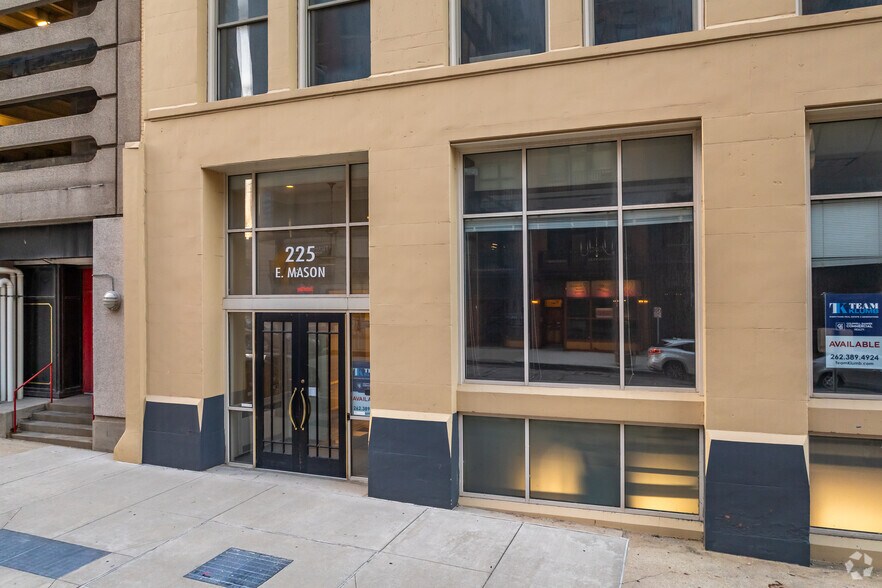More Photos Of 225 E Mason St, Milwaukee Office Residential For Sale