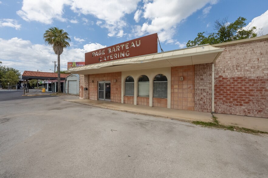 More Photos Of 2332 N Saint Marys St, San Antonio Freestanding For Sale
