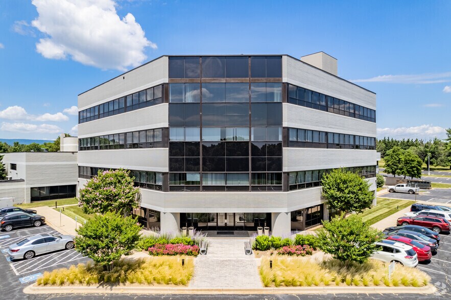 More Photos Of 110 Thomas Johnson Dr, Frederick Office For Lease