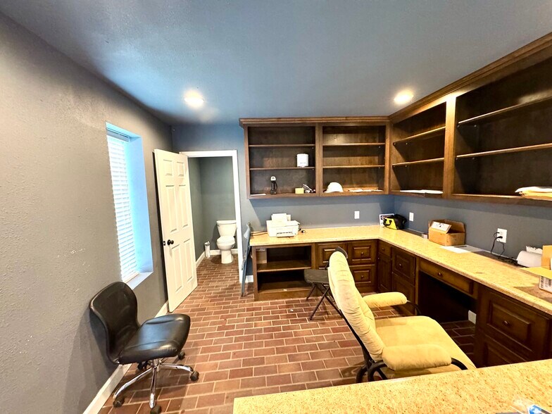 More Photos Of 1101 Fire Station Rd rd, Trumann Warehouse For Sale