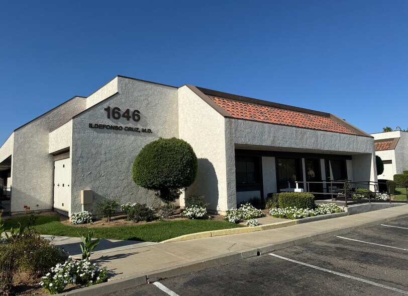Primary Photo Of 1680 E Herndon Ave, Fresno Medical For Lease
