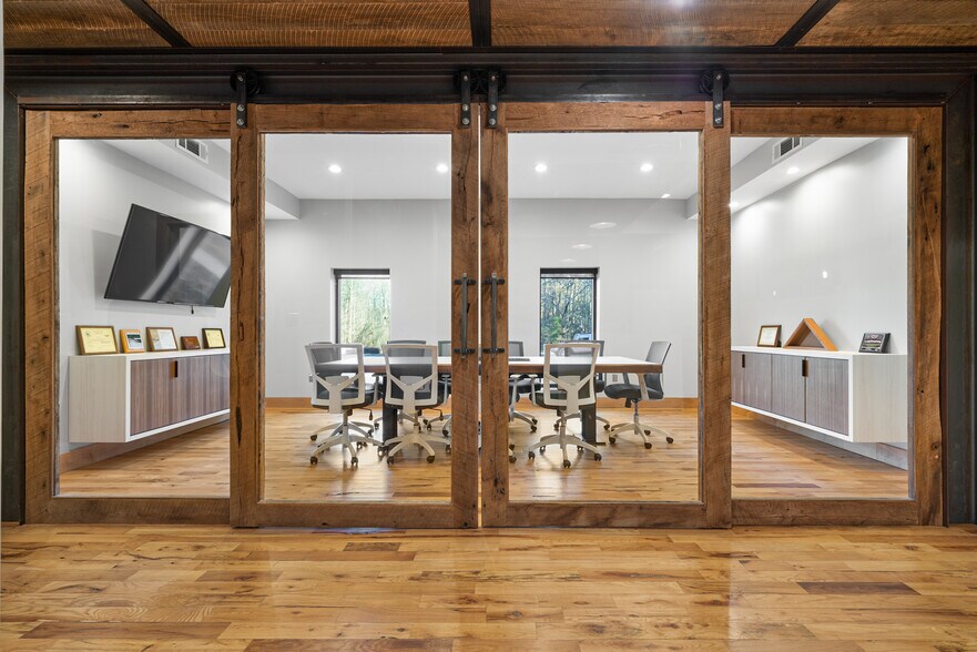 More Photos Of 91 W Hightower Dr, Dawsonville Warehouse For Sale