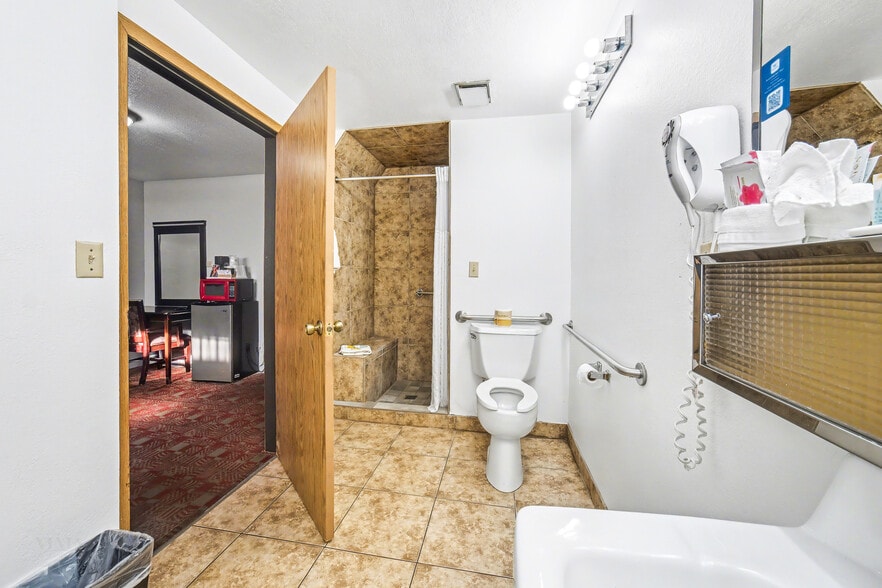 More Photos Of 386 E 300 S, Kanab Hotel For Sale