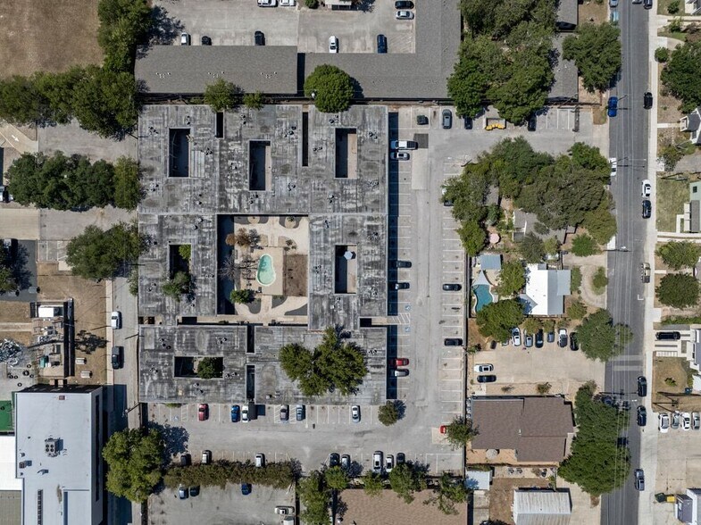 More Photos Of 5606 N Lamar Blvd, Austin Apartments For Sale