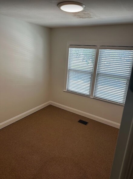More Photos Of 117 Longwood Dr SE, Huntsville Storefront Retail Office For Lease