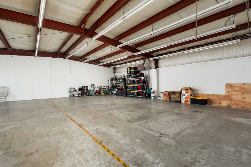 More Photos Of 1589 Kern St, Taft Warehouse For Sale