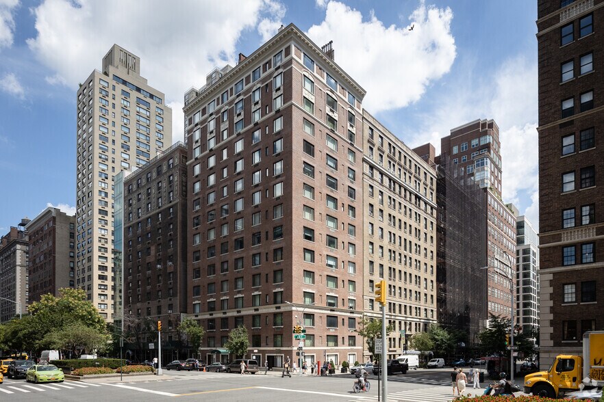 More Photos Of 1045 Park Ave, New York Apartments For Sale
